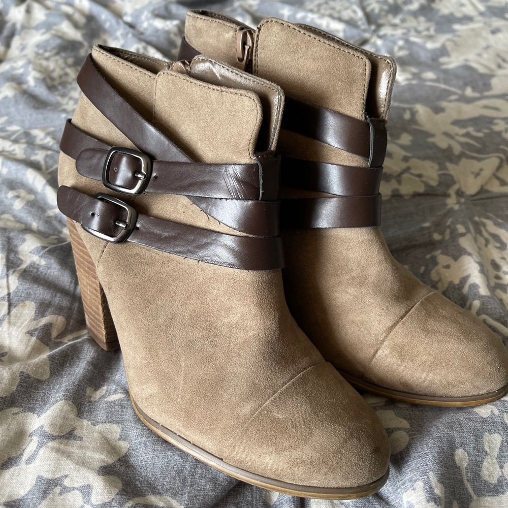 Guess Tan Ankle Bootie